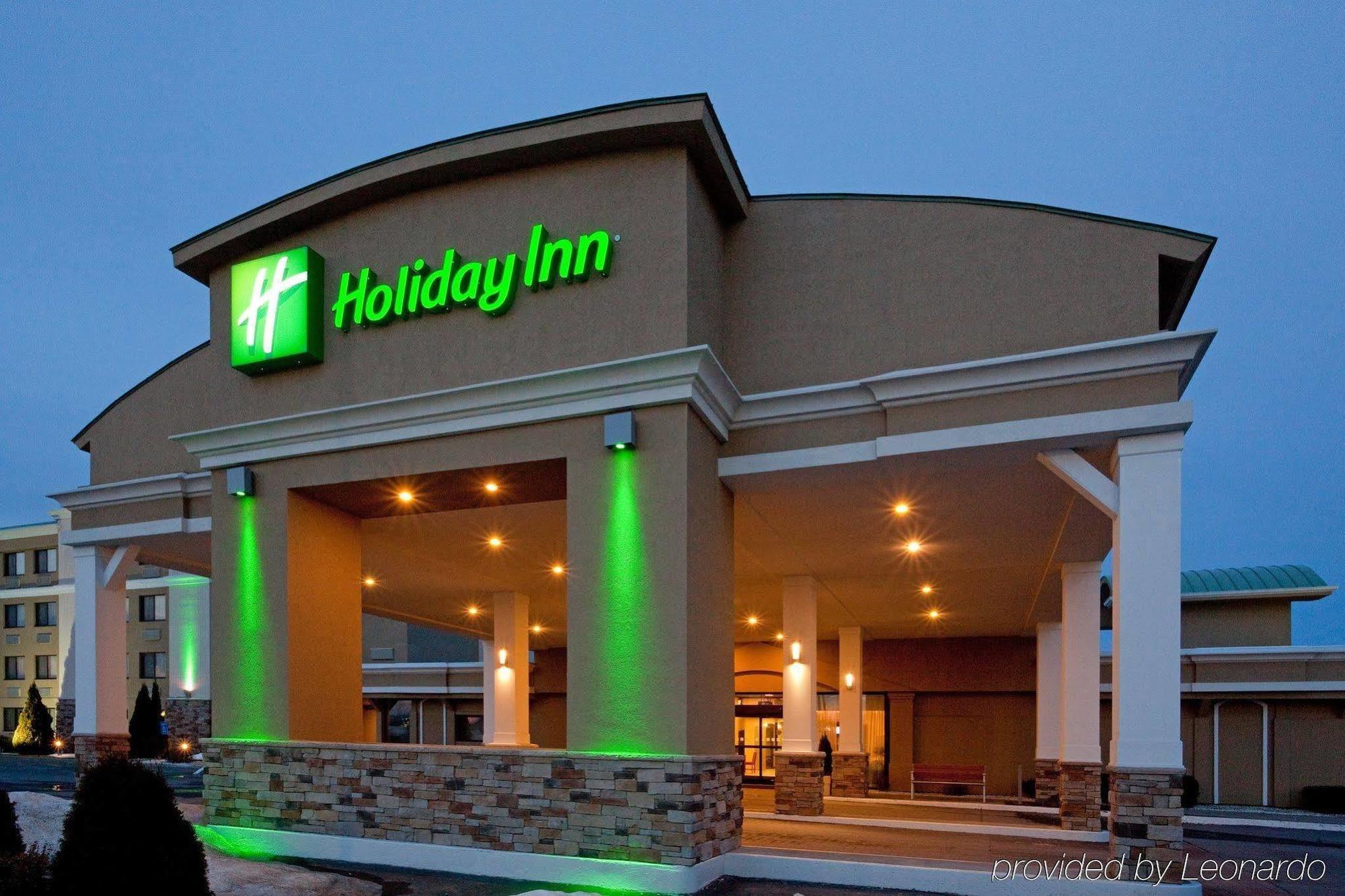Days Inn By Wyndham Платсбърг Екстериор снимка
